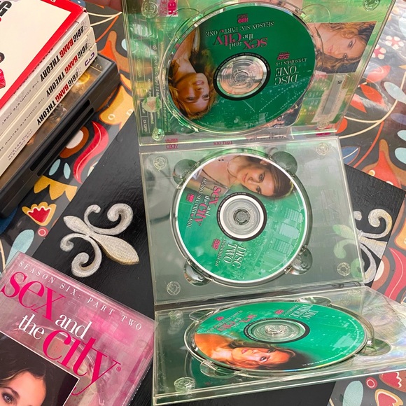 Sex and The City Season 6 - Picture 3 of 7